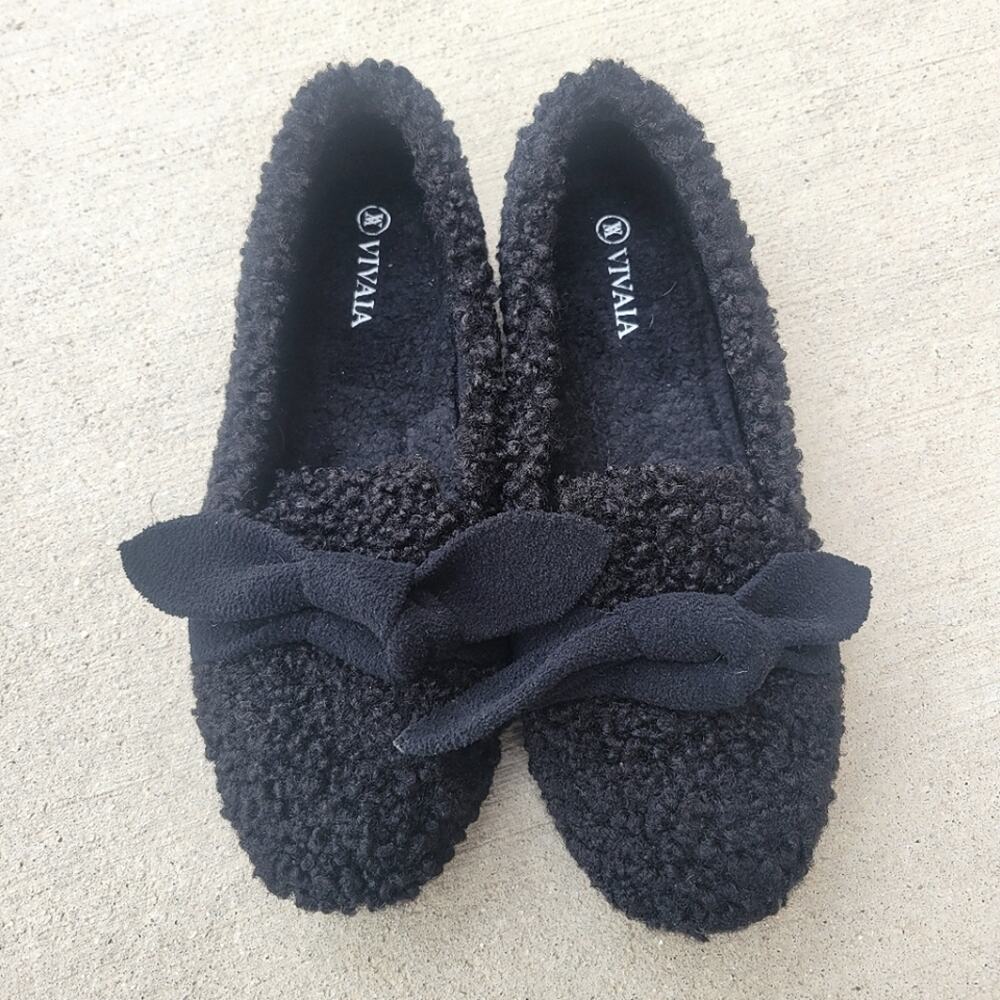 Vivaia Audrey Round Toe Sherpa Loafers Black Womens 5.5 PRICED LOW TO SELL.